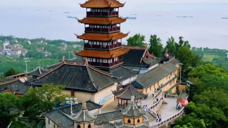 南通慢游新韵：逛濠河寻古城烟火，看蓝印花布品非遗温度