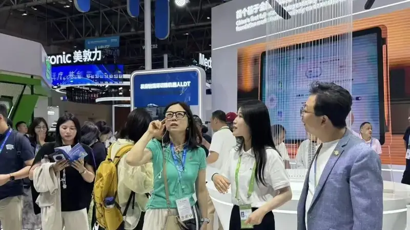 AI时代出海怎么做？清华MBA到链博会现场寻找答案