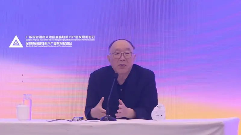 黄奇帆揭秘:AI时代的核心竞争,不在算力而在人才组合
