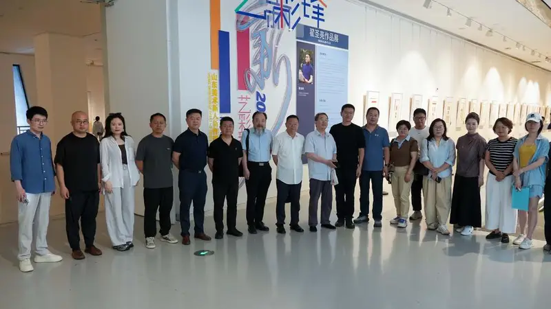 “艺彩新锋——翟圣亮作品展”在山东美术馆二楼“锐”空间开展
