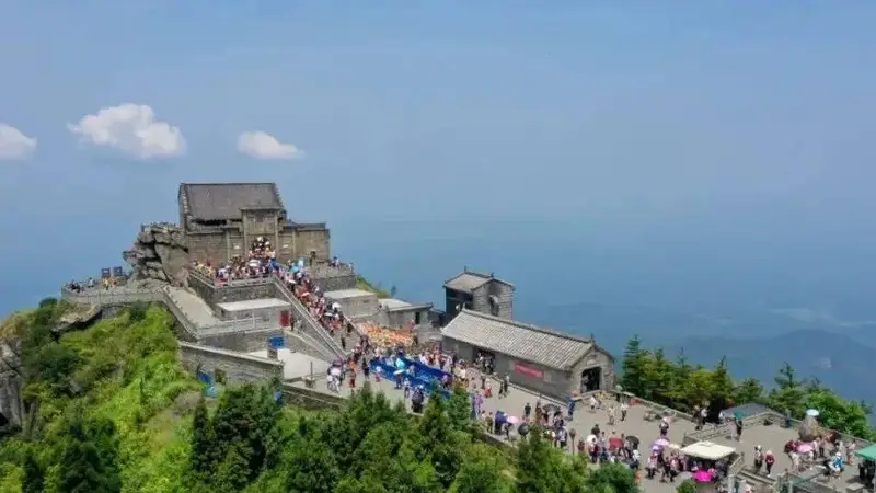 南岳衡山祝融峰7月20日上午临时管制,部分时段禁售门票车票