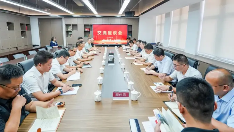 洛江区委书记唐春晓率队走访泉州文旅集团 共谋文旅合作新篇章