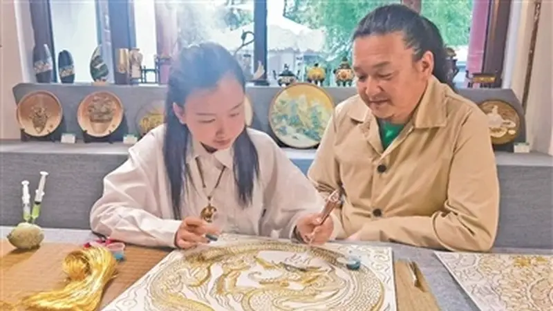 “珐琅,可以是生活常见的美学”(工匠绝活)
