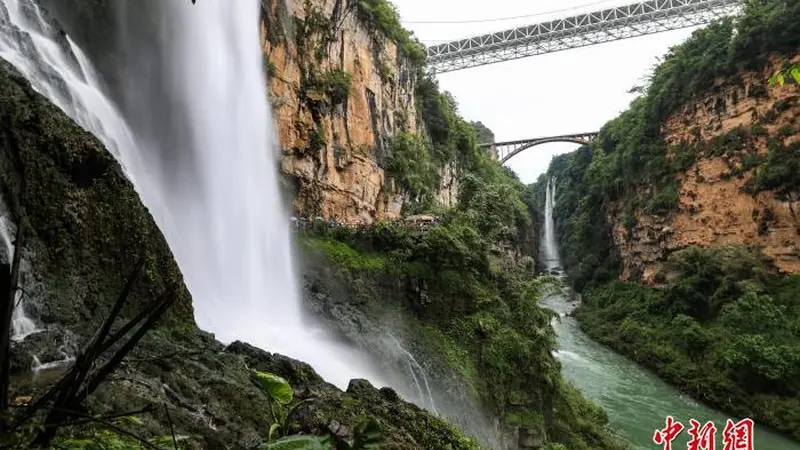 贵州兴义马岭河峡谷:雄奇险秀风光无限