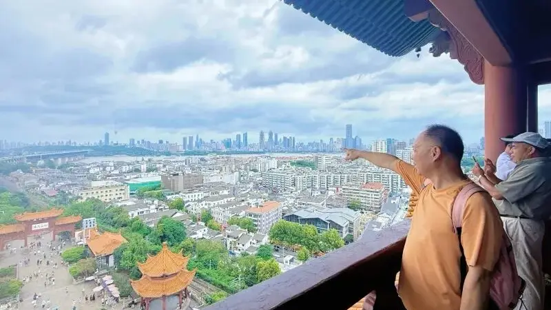 穿秦岭赴周末 西安与武汉让古城文艺气息漫过高铁线