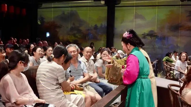 绍兴沈园暑期夜话 古城诗意流淌游人醉