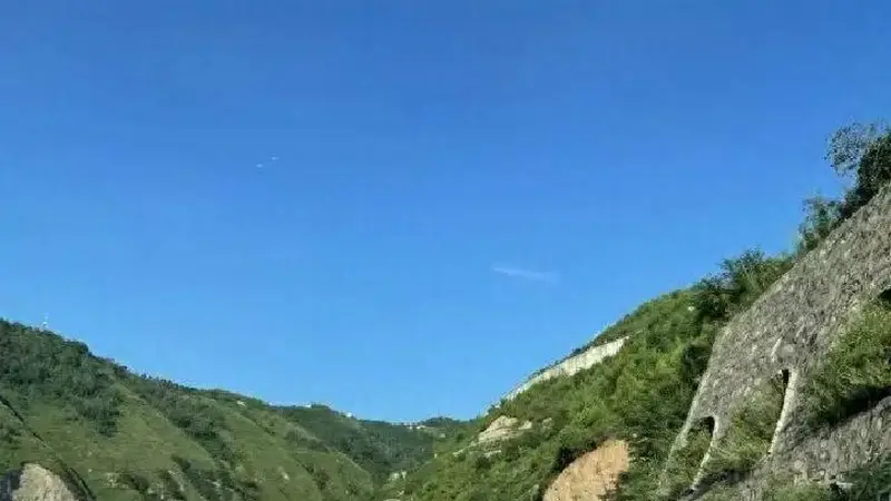 山里住了一周回来，我再也不想去避暑胜地了
