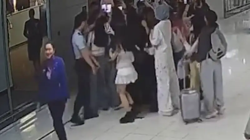 扰乱泰国机场，挑衅安保，谁给了这些粉丝撒泼的底气？