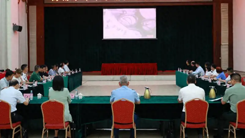 海南省军区举行海南革命军事馆文物实物捐赠仪式
