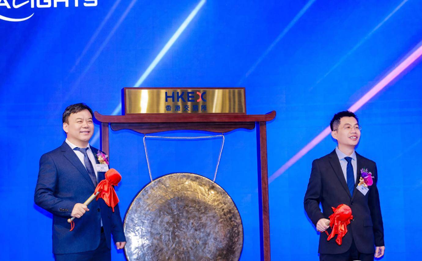 海光芯正登陆港交所：全栈硅光筑壁垒，卡位AI互连十倍赛道