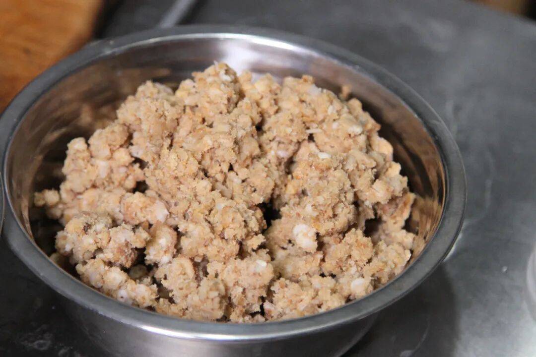鲜肉锅贴怎么做才好吃？分享详细制作步骤及馅料配方