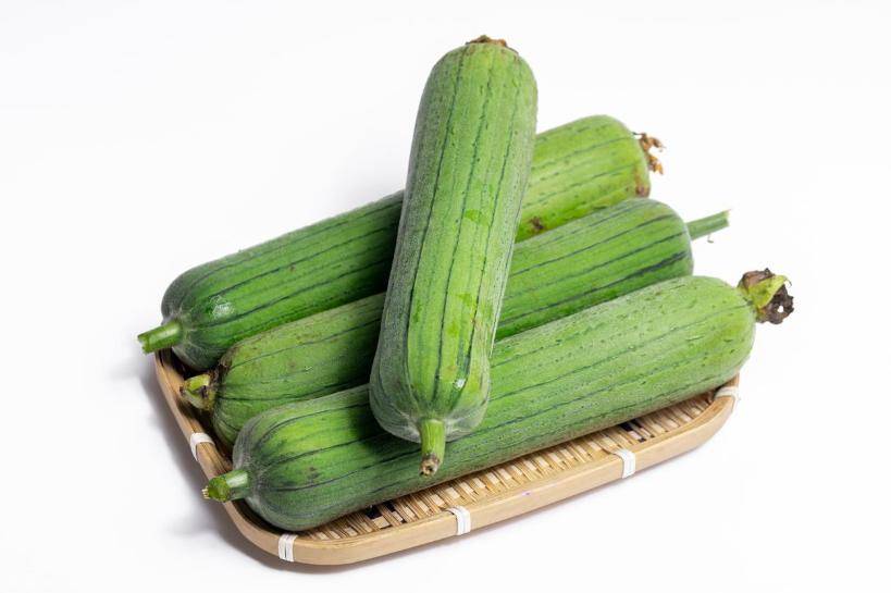 丝瓜大量上市！提醒:3种病患不可多吃，夏天正吃丝瓜时牢记禁忌！