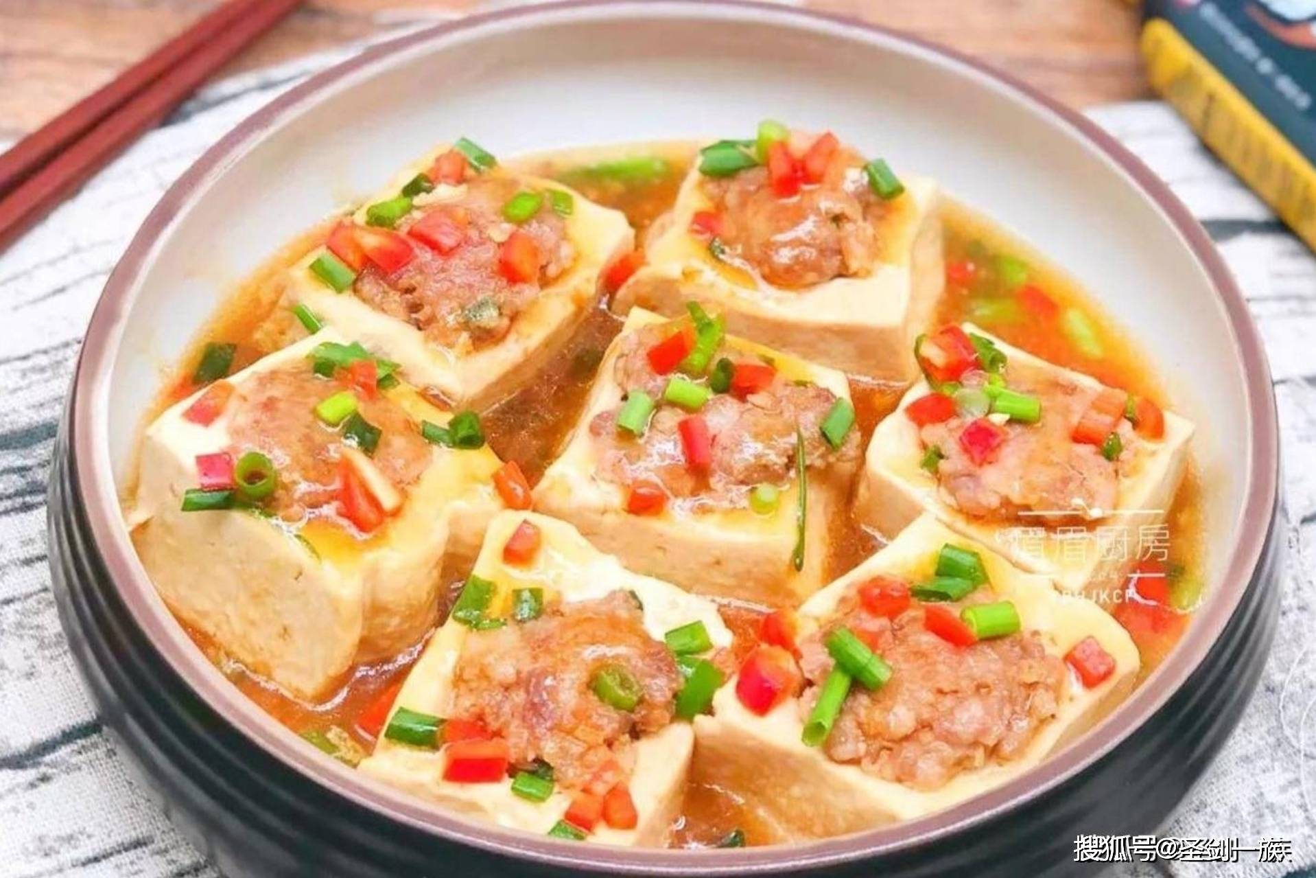 女人多吃这8种食物！自带黄体酮，隔天换着吃，不化妆也有少女感