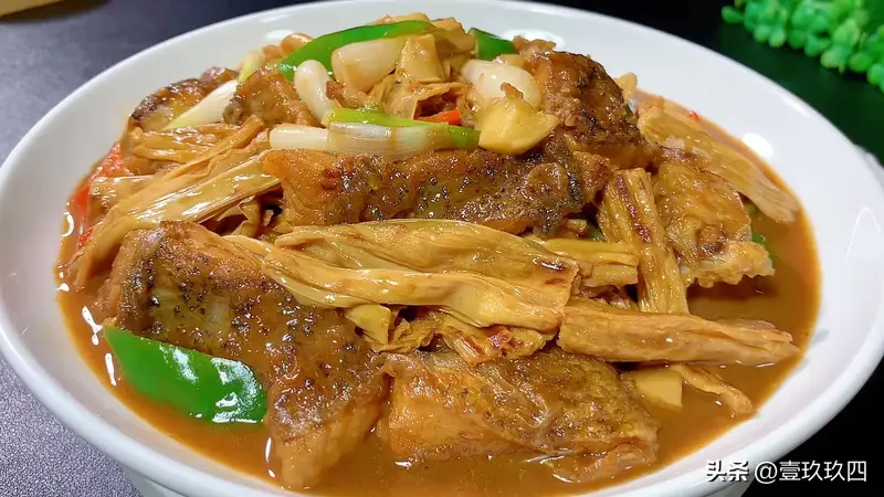 蛋白质是牛奶13倍！3道腐竹家常菜，比肉便宜比肉香，夏天多吃