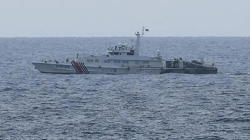 中方多艘军舰出海，美军已经介入，钓鱼岛争端升级，日本海下扩军