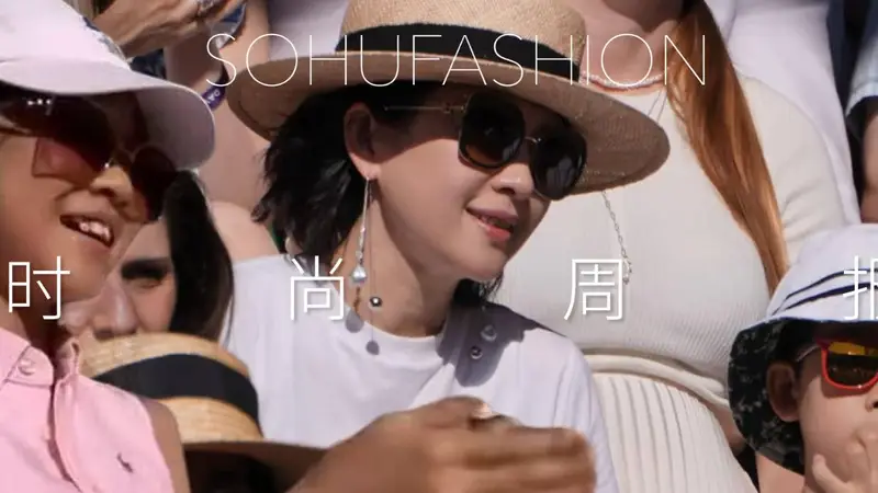章子怡携儿女观战温网 醒醒成小甜妹惊艳亮相