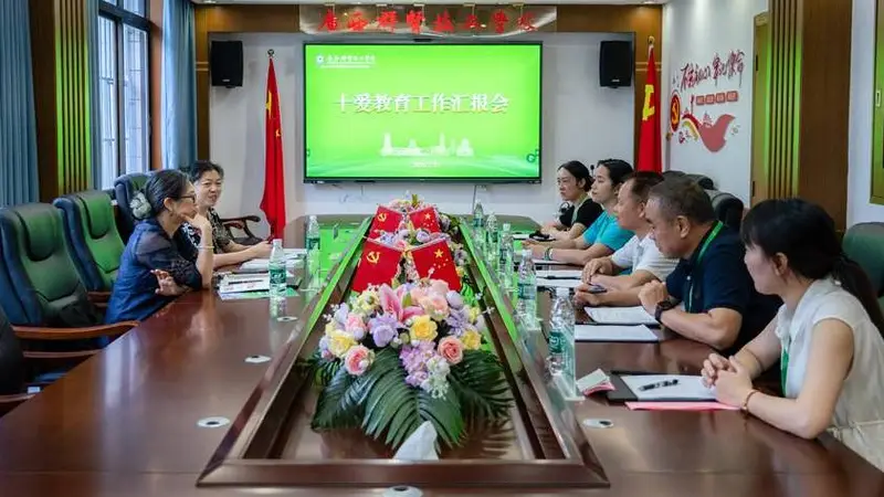 古城桂雅藏匠心 十爱育心获肯定 自治区技工教育研究室领导莅临广西群贤技工学校调研校园德育建设