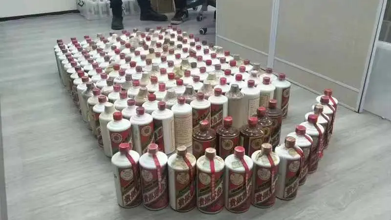 哈尔滨古城文艺氛围里,选名酒回收要懂这些门道