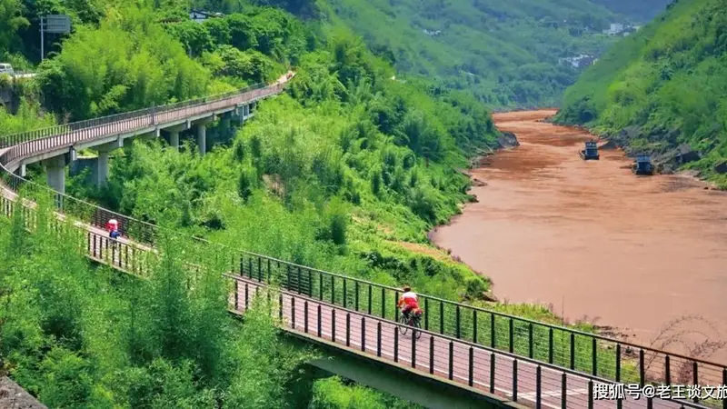 普通公路如何变成网红旅游路线？