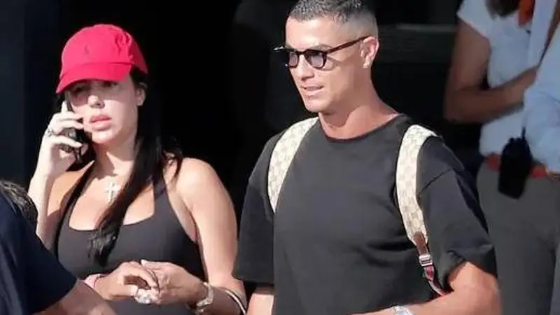 C罗乔治娜戴巨型钻戒现身引热议 传闻本周末办婚礼