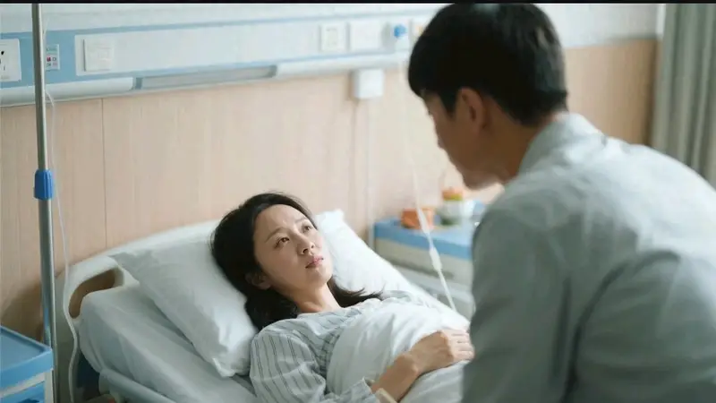 妻子得知初恋命不久矣将自己关在书房一夜天亮她找到我：离婚吧！