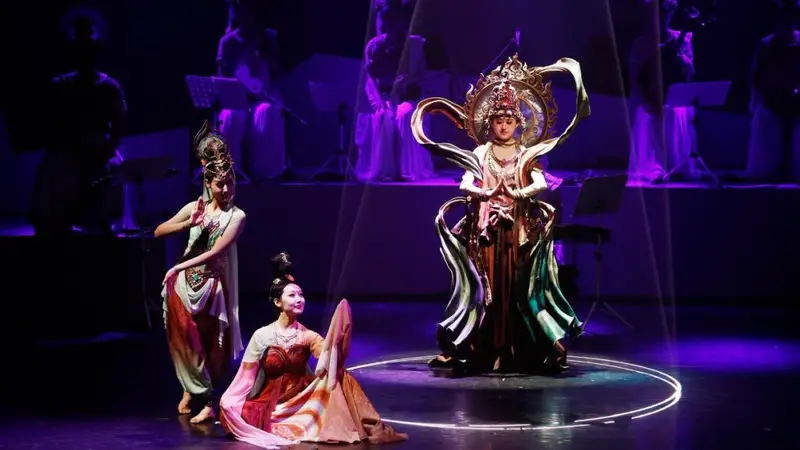 去剧场感受“敦煌乐舞”，《乐动敦煌》在沪开启全球巡演