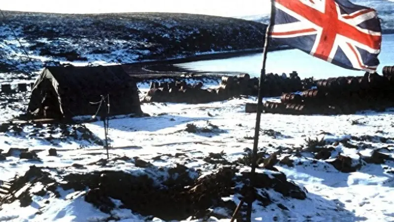 英国放弃了3000万平方公里的殖民地，为啥不肯放弃1.2万的马岛？