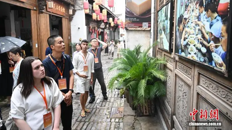 海外华文媒体代表金华体验非遗:道情漆扇与婺剧共展传统魅力