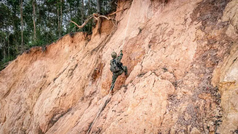 盛夏练兵正当时 多支部队掀起练兵热潮