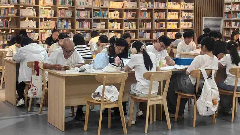 河北曲阳:暑期书香浓 读书热潮涌