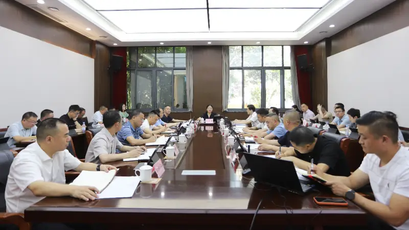 大巴山北屏康养旅游度假区建设专题会召开，县委书记王春梅强调加快推进项目落地
