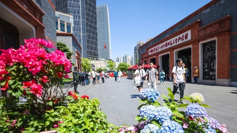 来上海看大展、赏好剧、听歌会、游乐园、读建筑、跑上马，这份五年规划请收好