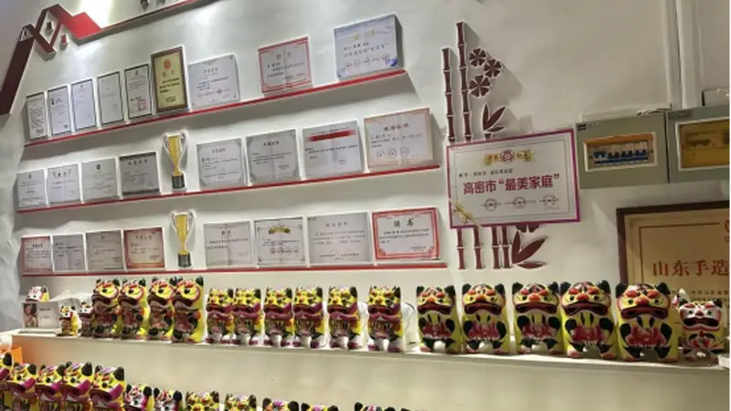 山东商务职业学院学子赴高密古城 探非遗聂家庄泥塑里的文艺烟火
