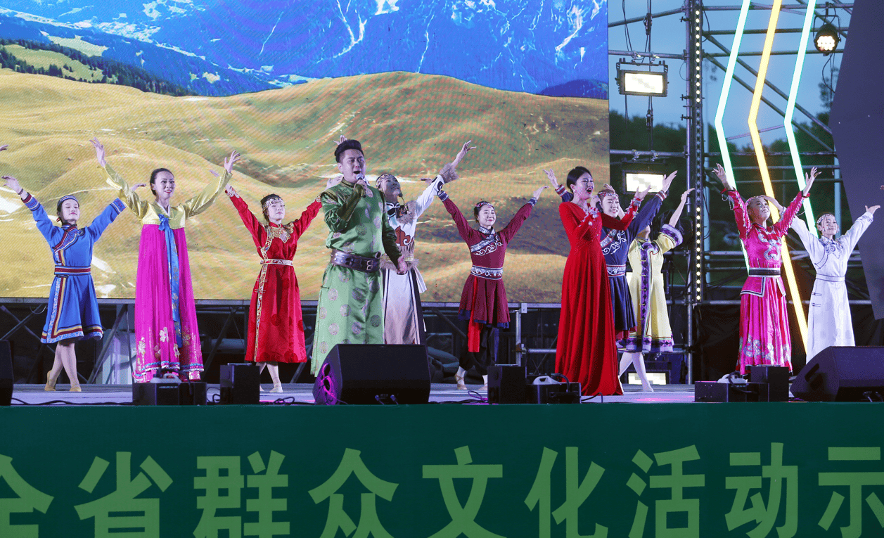 “金色蒲公英 美在黑龙江”全省群众文化活动示范展演在鹤岗上演