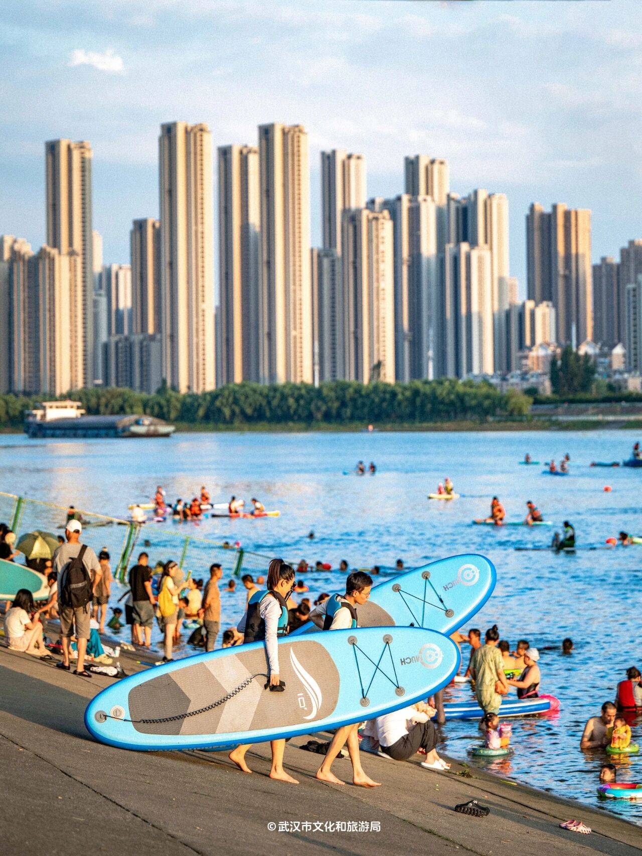 武汉人的夏日快乐，是家门口的海给的！