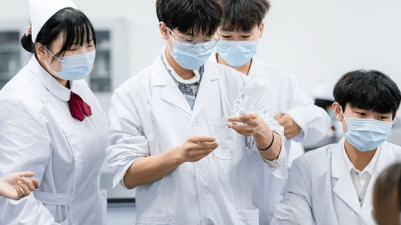 临床医学录取门槛下降,医学专业冷热不一引发关注
