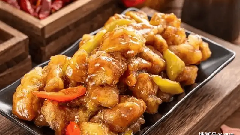 东北饭馆排名第一的下饭菜！肉段烧茄子，外酥里嫩