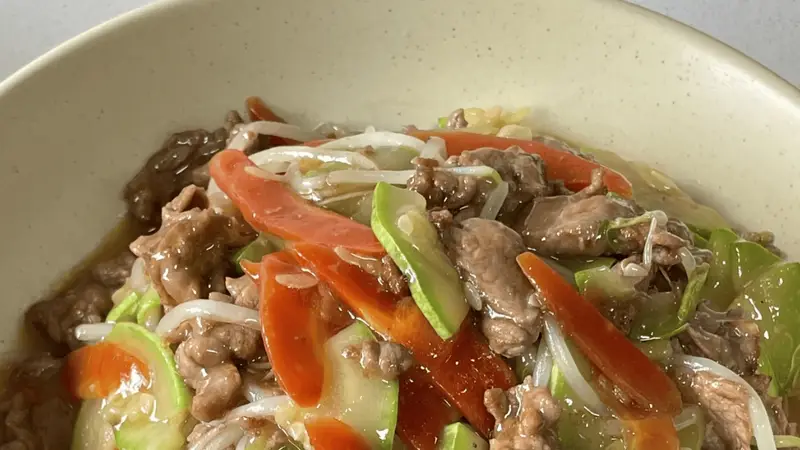 清淡爽口却米饭杀手：西葫芦炒牛肉的家常秘诀