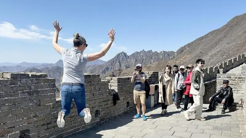 大量欧洲游客涌入中国,打着旅游“幌子”,实则另有目的