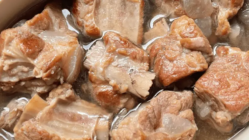 苹果炖排骨：当清甜果香遇见醇厚肉香，解锁家常美味的另一种可能