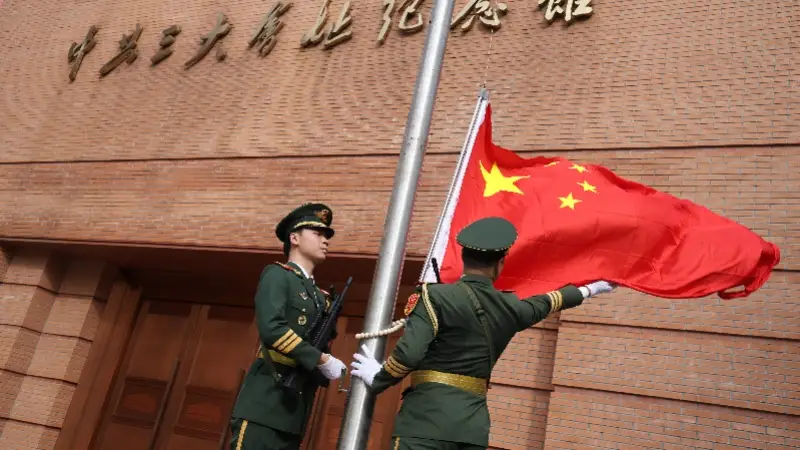 老中青三代齐聚中共三大会址,实景话剧回望峥嵘岁月!