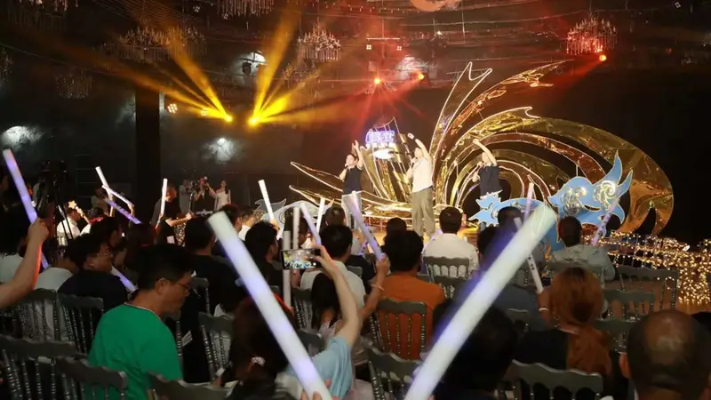 海风当伴奏，非遗当背景，这场渔村音乐会“科里科气”又“土里土气”