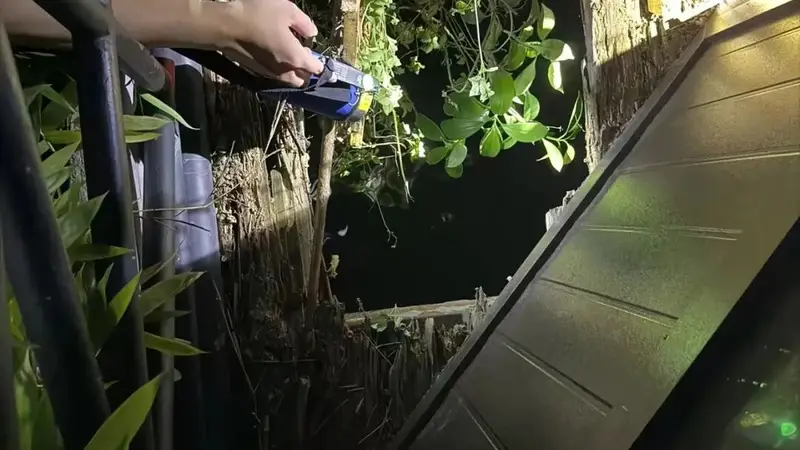 广东15岁女孩凌晨结伴在一景区游玩，脚下木板裂开不幸落水溺亡，景区回应：该木板不在日常维修范围内，正在协商处理；警方已介入