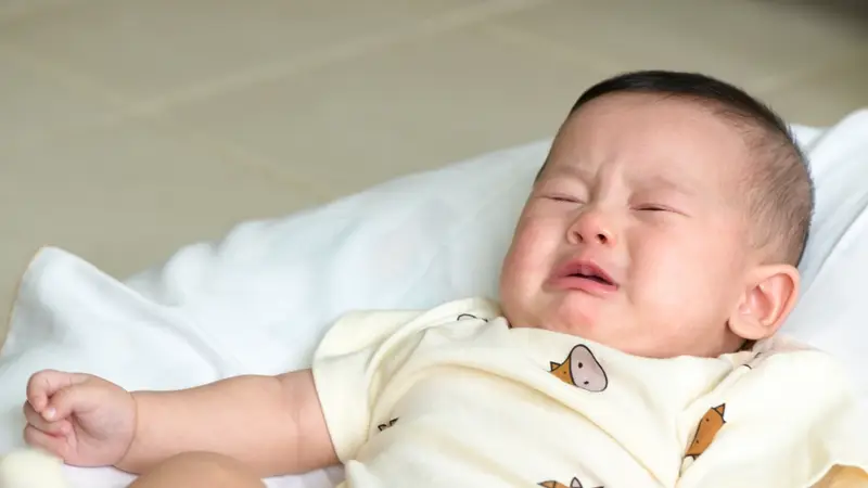 小婴儿有这 5 个表现，可能是「过度喂养」，家长要留心