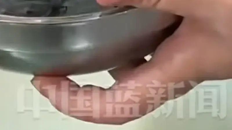 古城烘焙藏巧思：深色蛋糕不是网红噱头 黑可可墨鱼汁也能做高级感