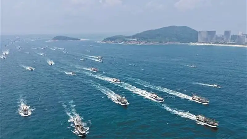 千帆竞发牧海 八方游客逐鲜
