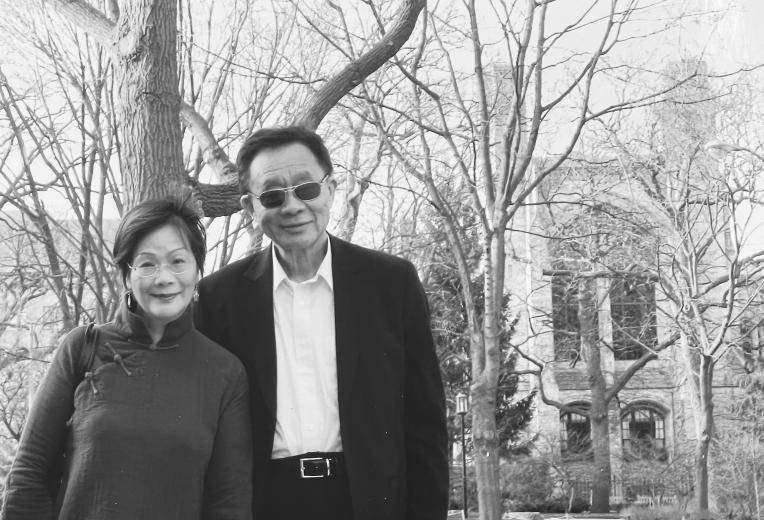 他是华语文化朋友圈的中心，中国与世界文学思想的搭桥人