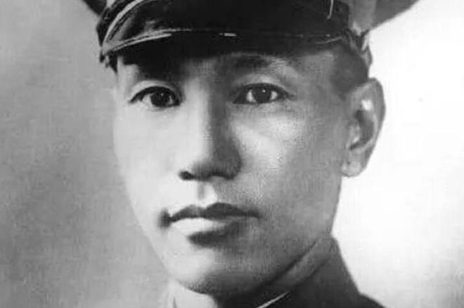 蒋介石读错一个字，让全中国人也跟着读错，新华字典最后迁就他