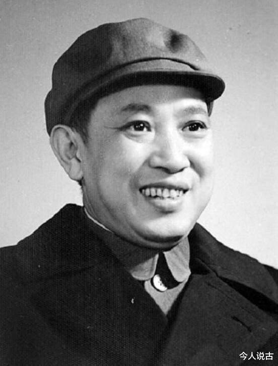 他曾任中办厅主任，揪斗过刘少奇、诬陷过朱德，晚年求康克清原谅