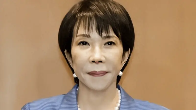 刚和特朗普争吵，高市来冲绳演讲，民众当场反对，高市早苗陷两难